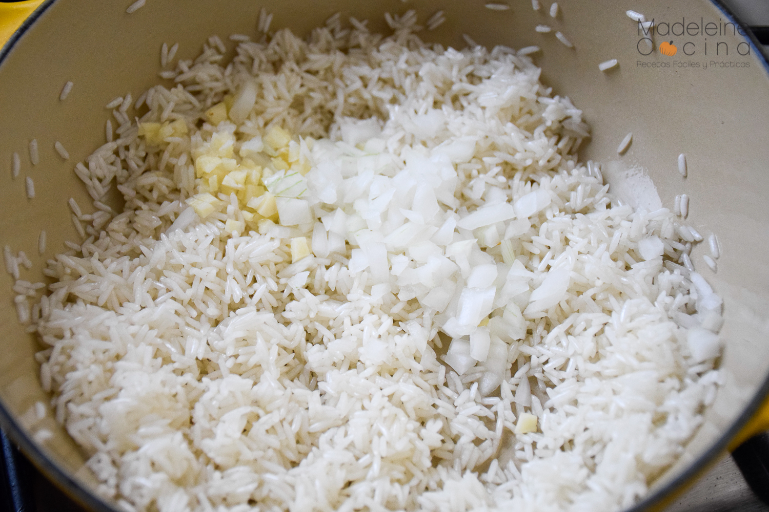 sofriendo-el-arroz