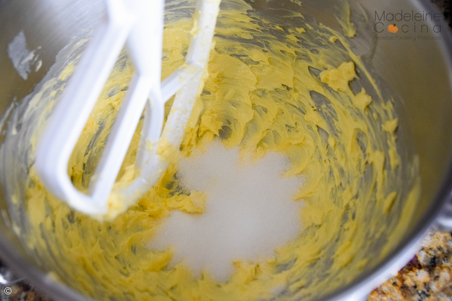 Batiendo mantequilla y azúcar