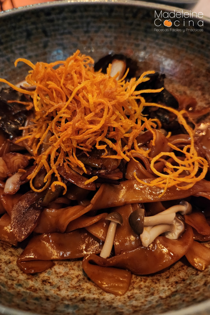 18 monk noodles en China Poblano Las Vegas